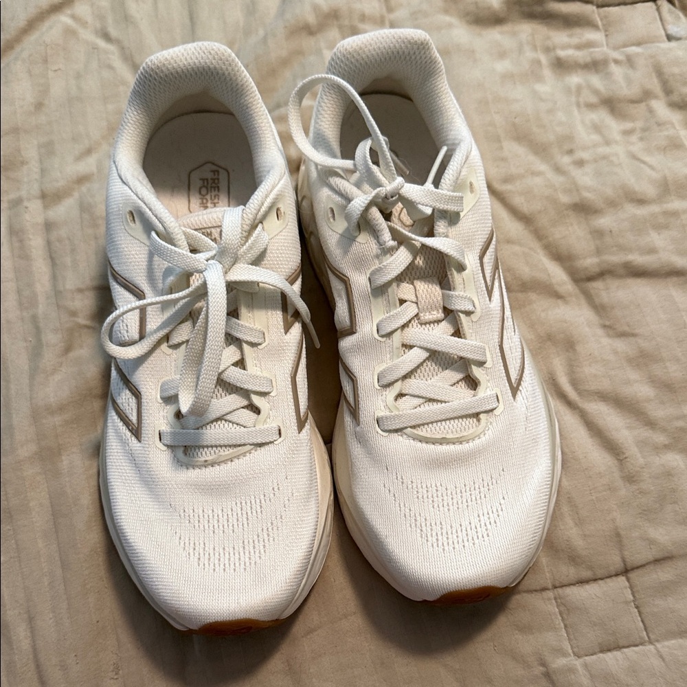 New Balance 680 Fresh Foam Women's White and Gold Running Shoes *No Box* - Picture 4 of 8